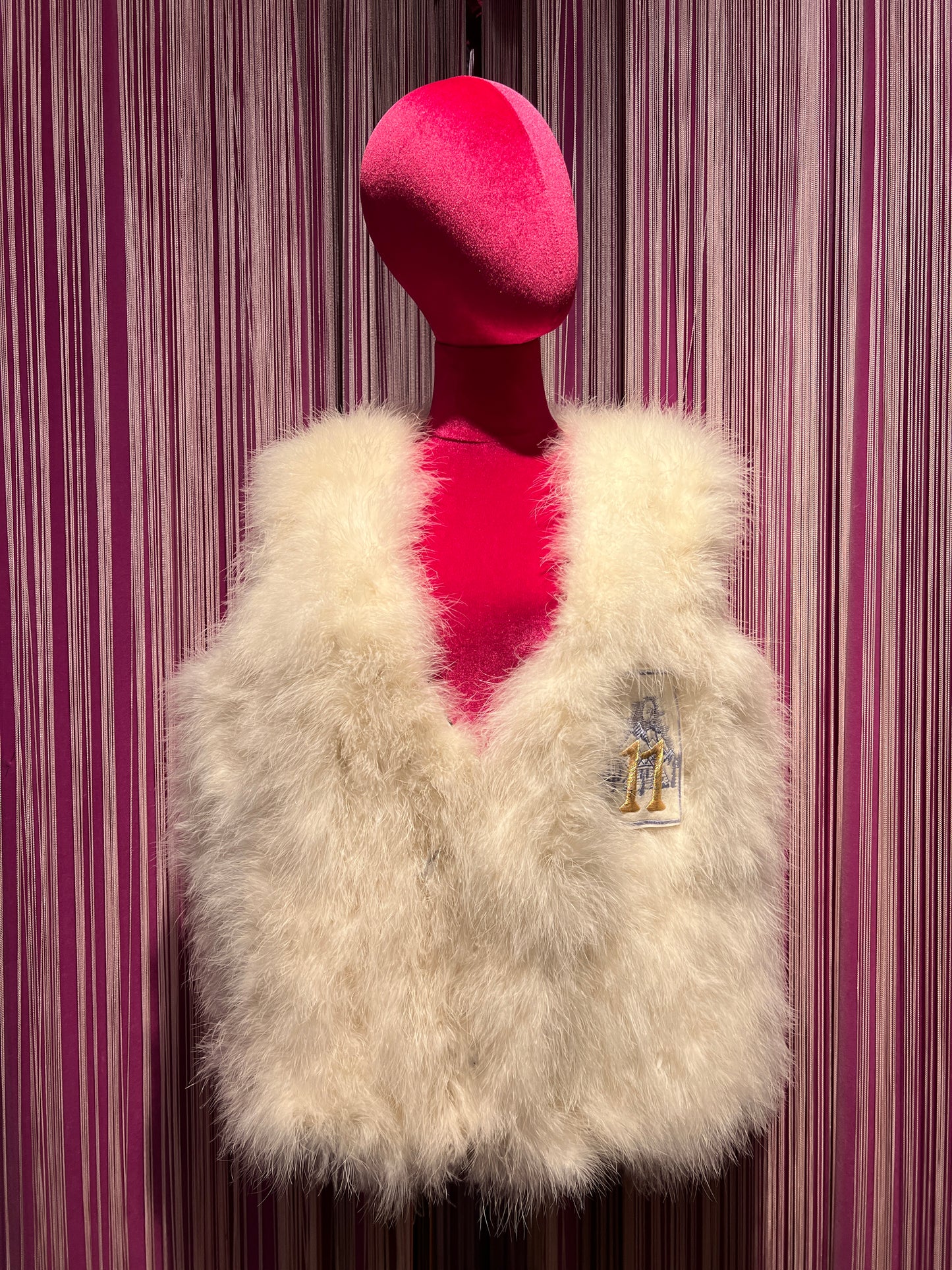 11 love is glamour gilet piume bianco