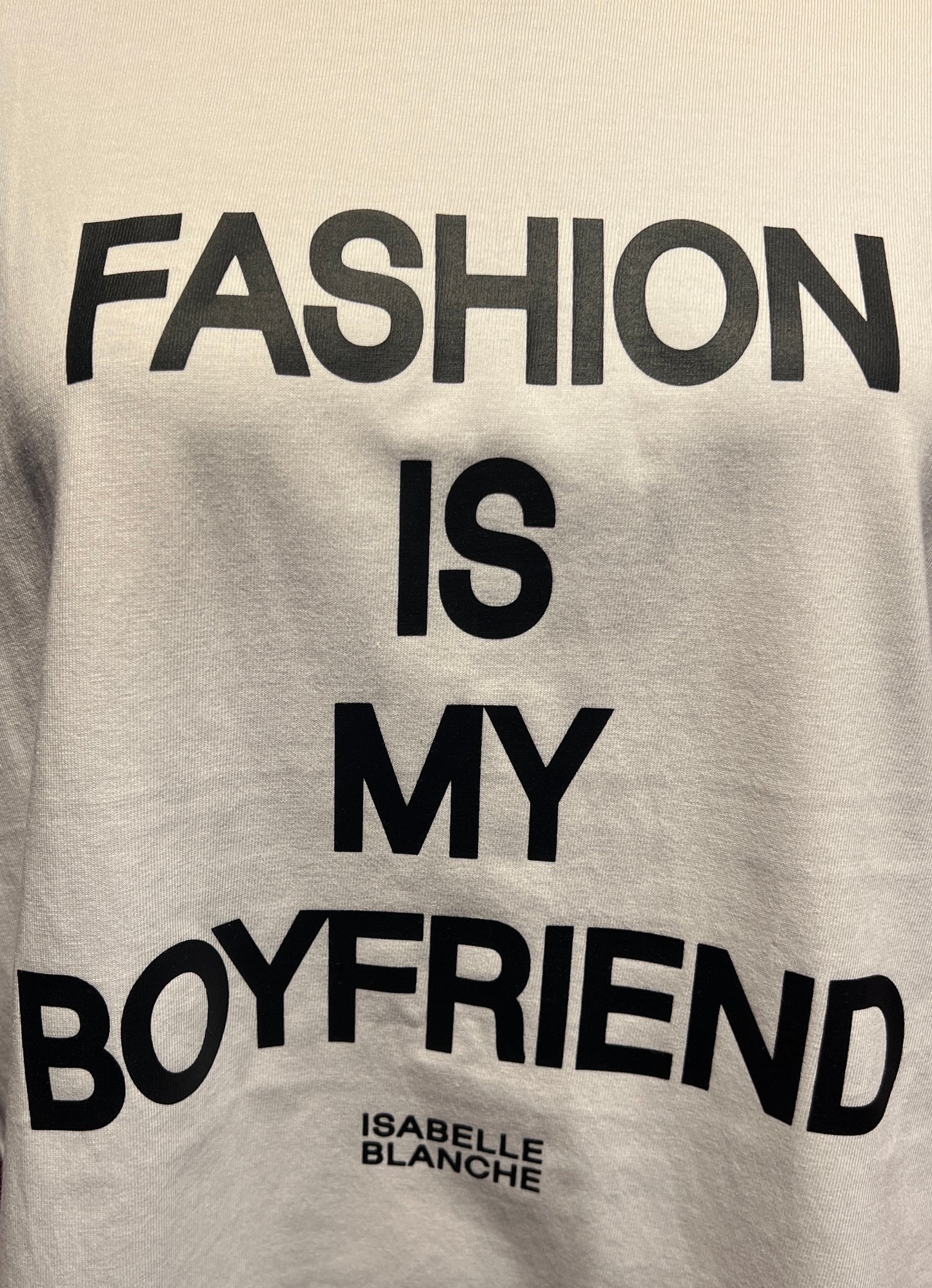 Isabelle Blanche Paris t shirt di cotone over bianca con stampa “ Fashion is my boyfriend “nera