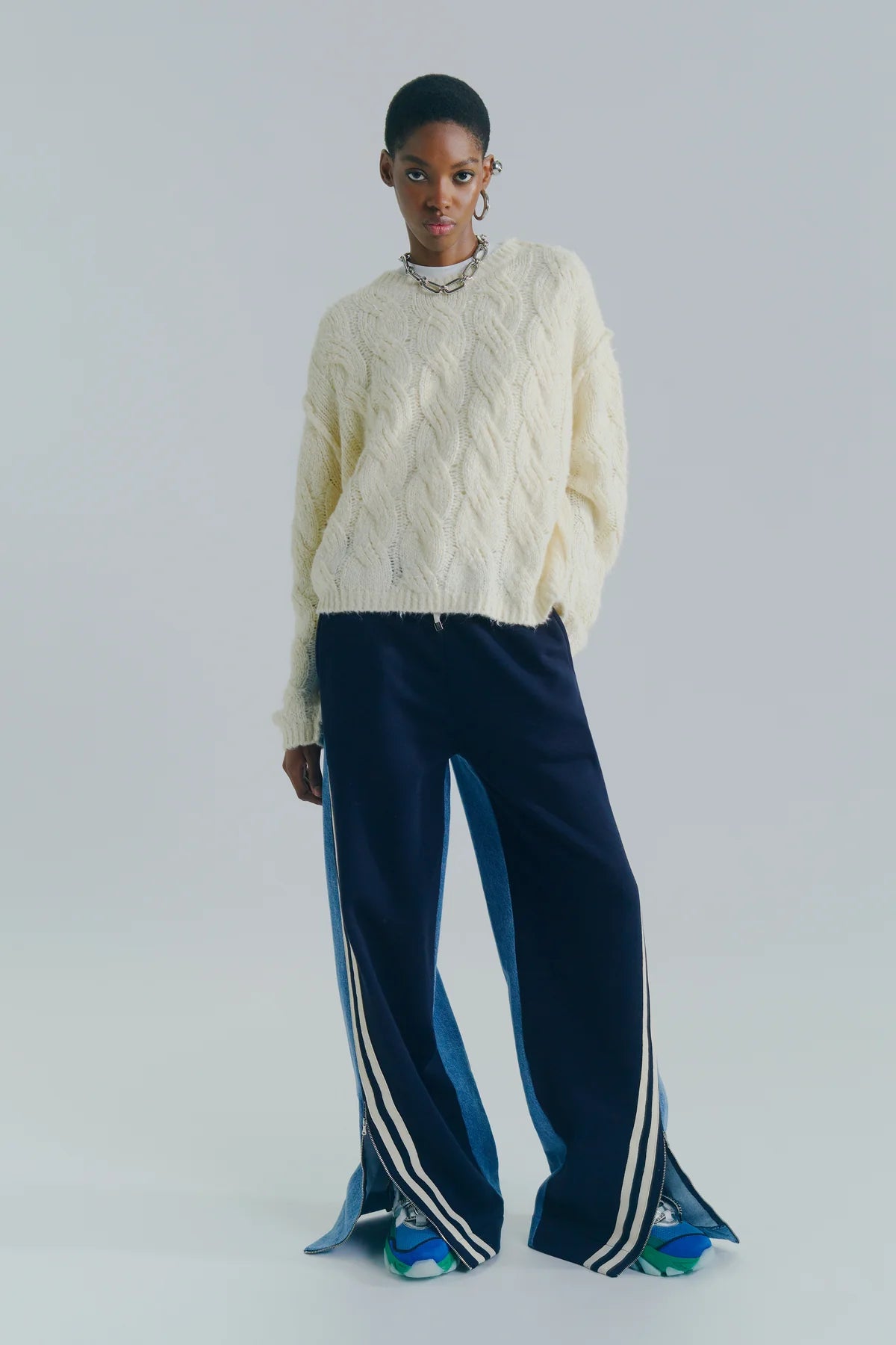 Circus hotel pantalone wide leg in felpa misto denim , bande laterali con zip al fondo, elastico in vita