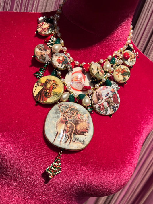 Collana doppio filo perle con pendenti e charms a tema natalizio