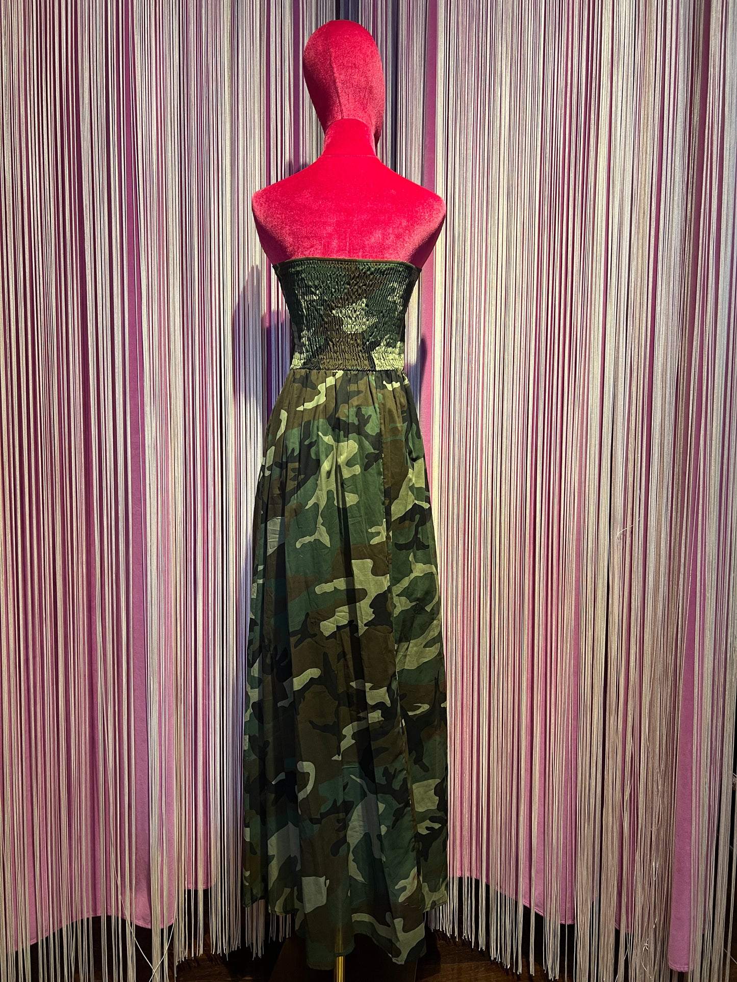 Mon amour Paris abito a fascia elastica camouflage con applicazione fiore paillettes