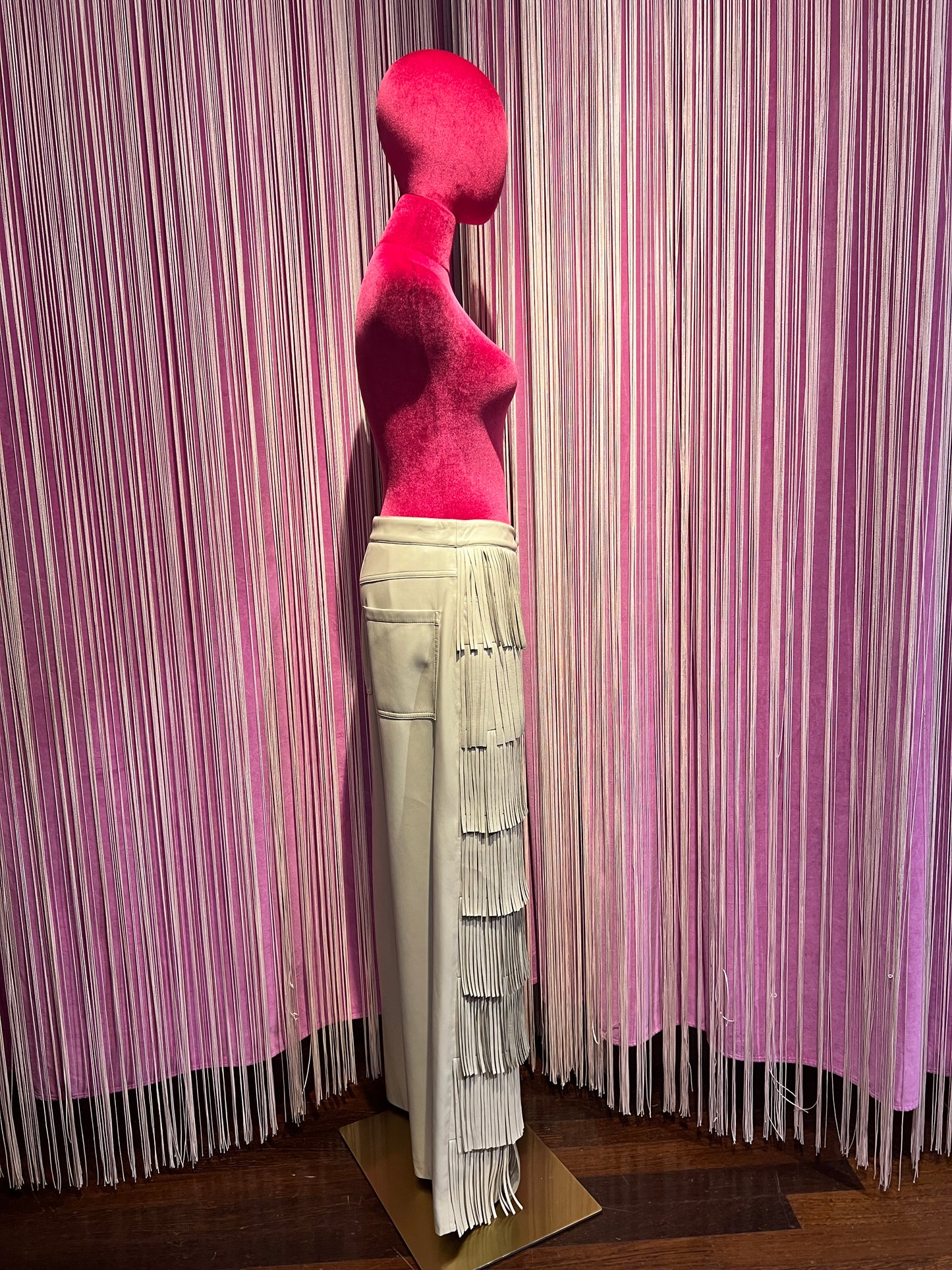 Isabelle Blanche Paris pantalone in ecopelle con frange ghiaccio