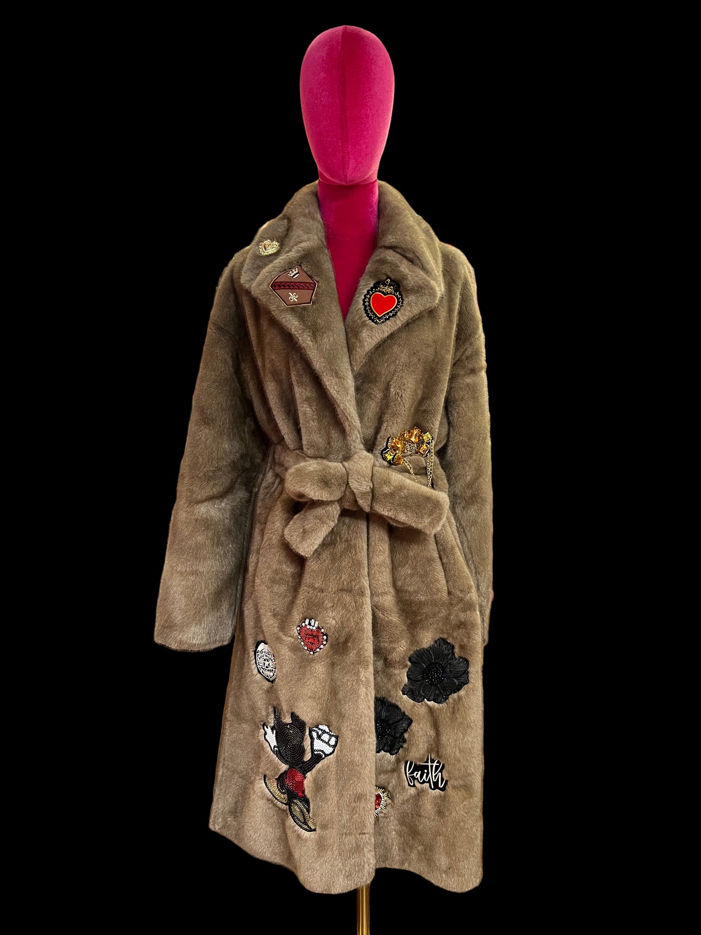 Abpink🩷 eco visone miele con patch Topolino cuore sacro