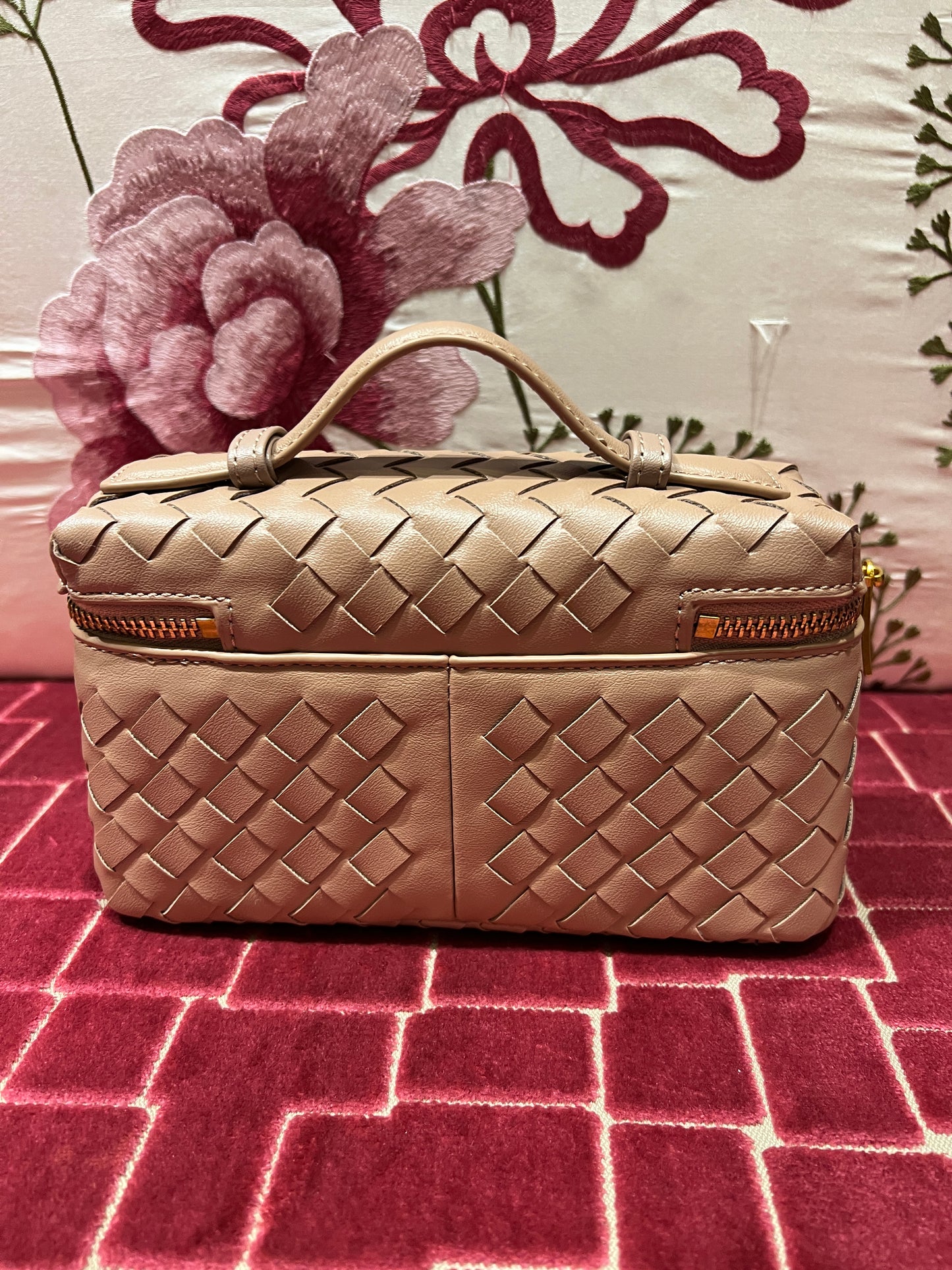Borsa ecopelle beige  con lavorazione ad intreccio con tracollina