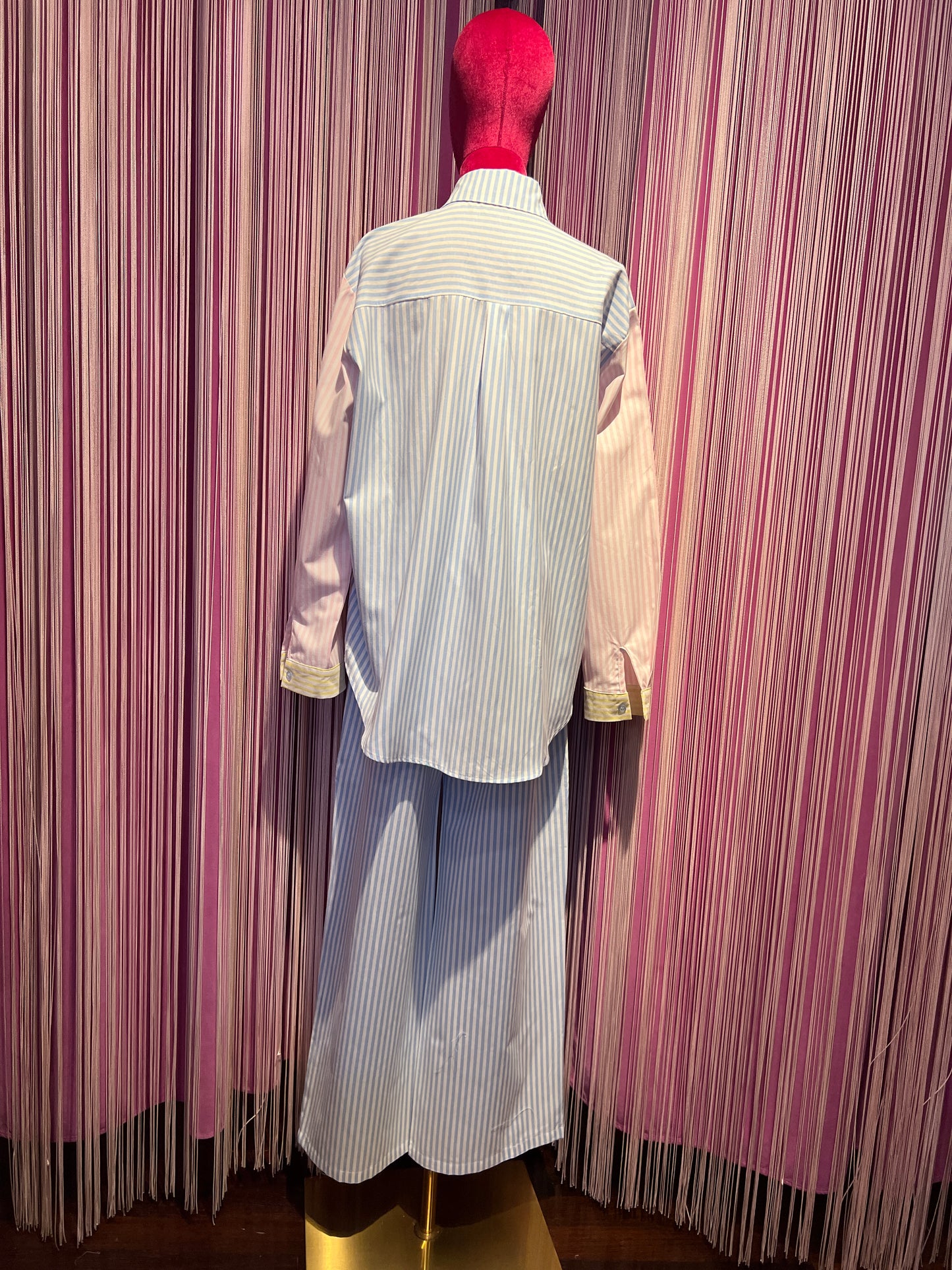 Mon amour Paris completo camicia a righe bianco e celeste rosa e bianco e giallino e bianco con tasche cuore e sole , pantalone a righe celeste e bianco con elastico in vita tasche con scritta bisous bisous