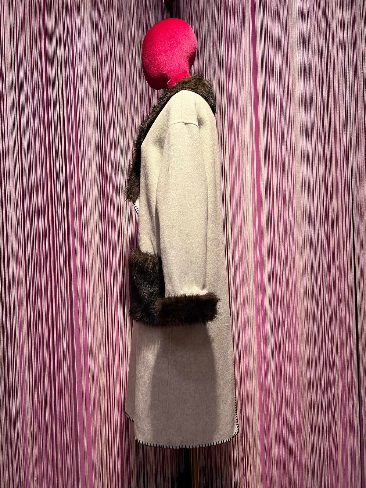 Front street cappotto doppiopetto panna con pelliccia collo (rimovibile ) polsi e tasche