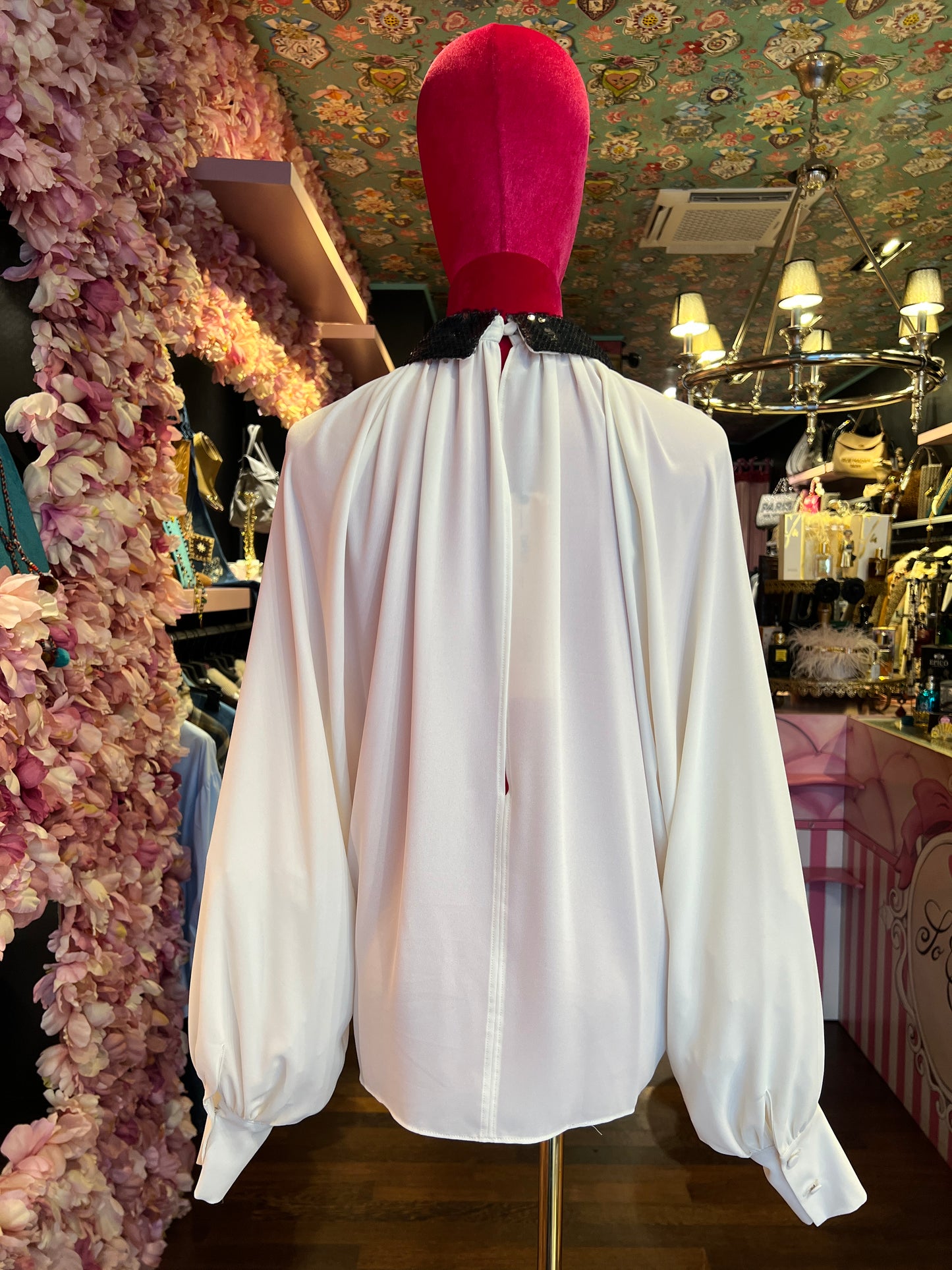 Dahlo blusa drappeggiata con collo di paillettes