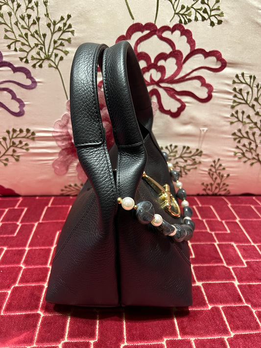 Borsa pelle nera con tracolla perle e pietre grigie,pochette nera