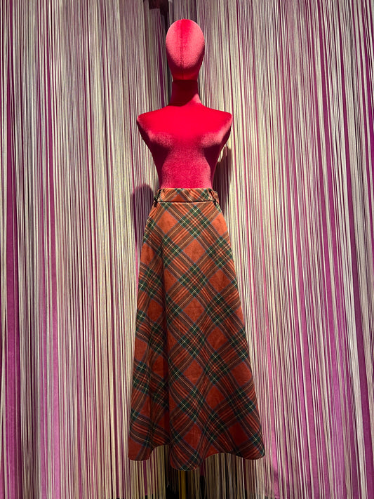 The room gonna con elastico fantasia tartan rossa