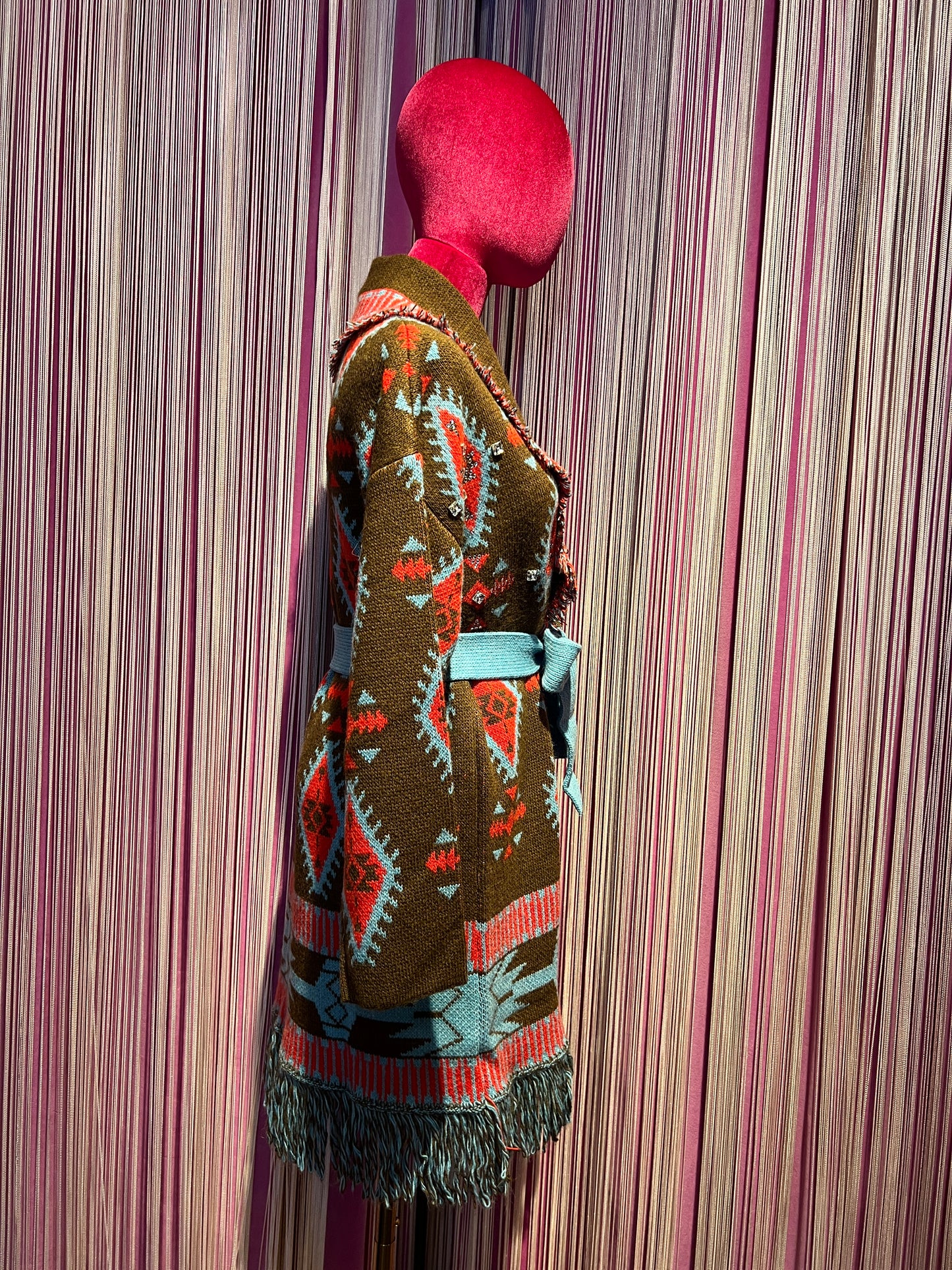 Colour market cardigan jacquard con cinta turchese strass e frange marrone rosso e turchese