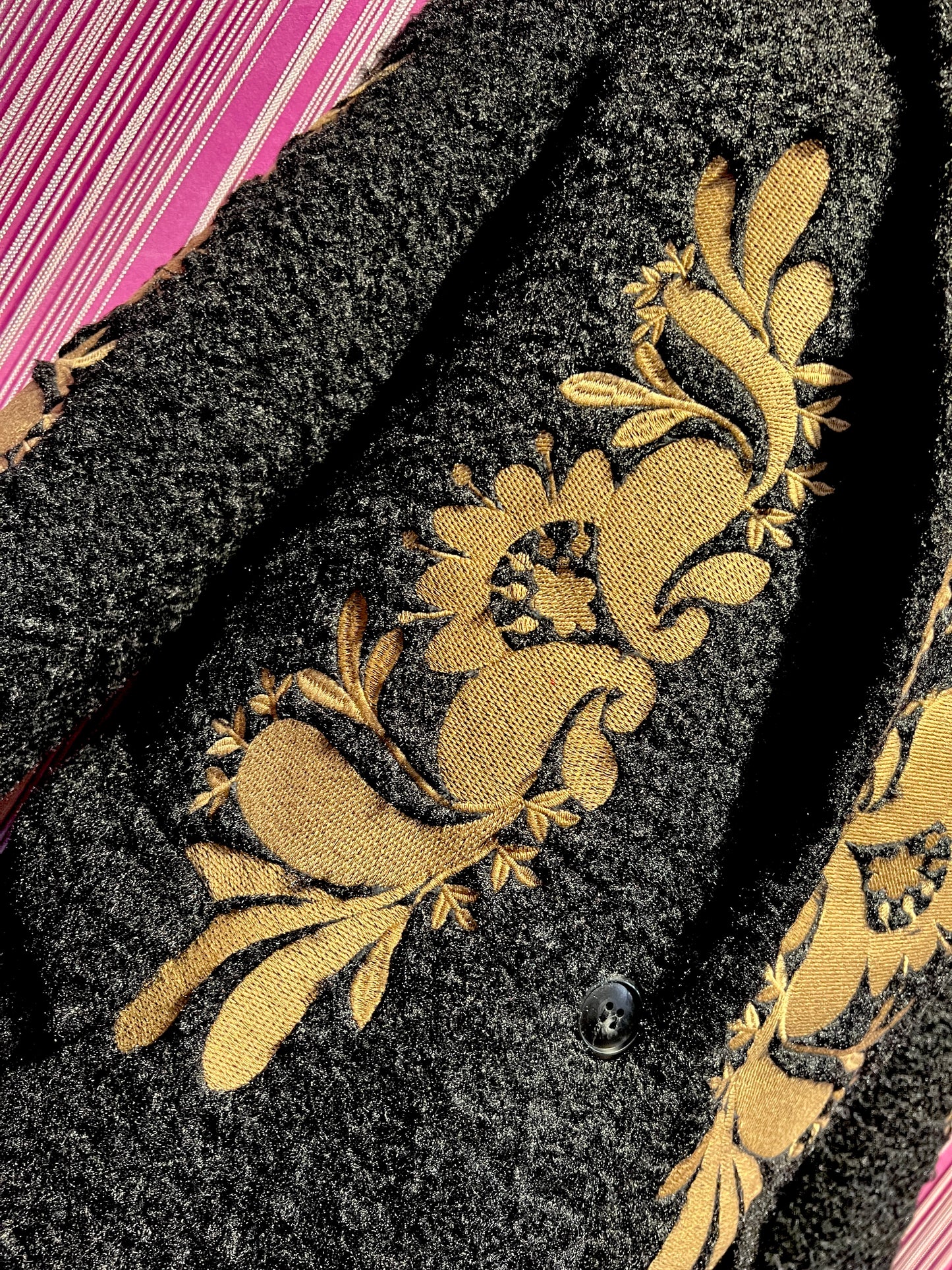 The room giacca boucle’ nera con motivo floreale nocciola