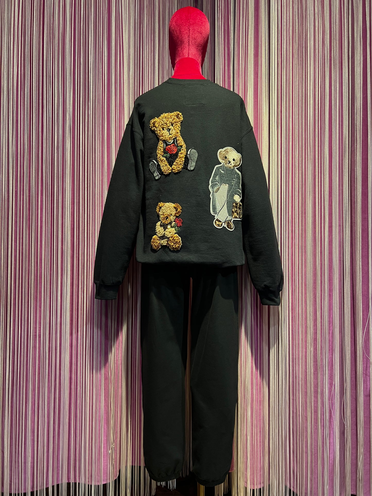 Caban Romantic luxury coat completo felpa e pantalone con applicazioni patch orsi