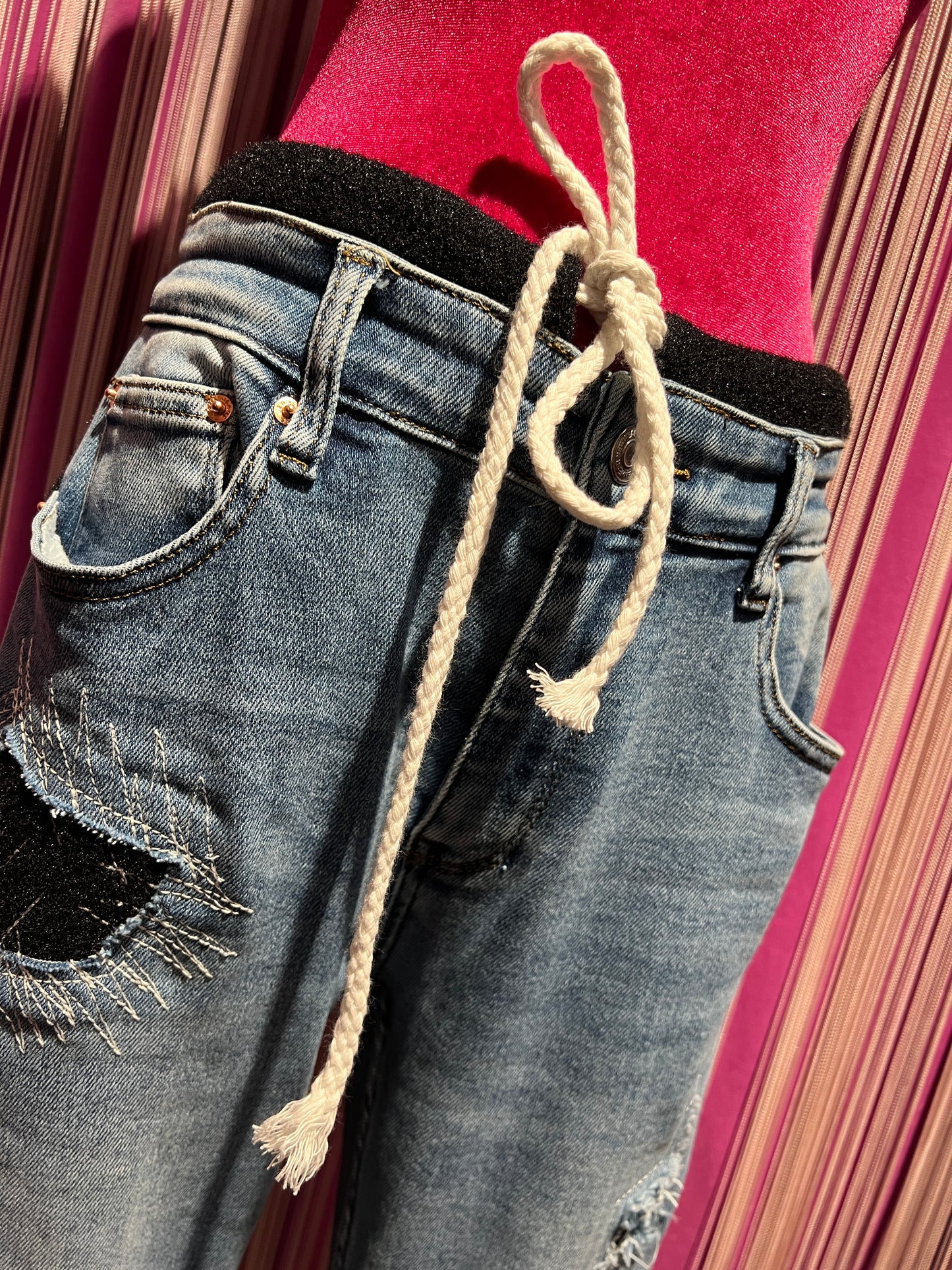 Love & roses jeans con inserti in tessuto, coulisse in vita e cannole’ caviglia