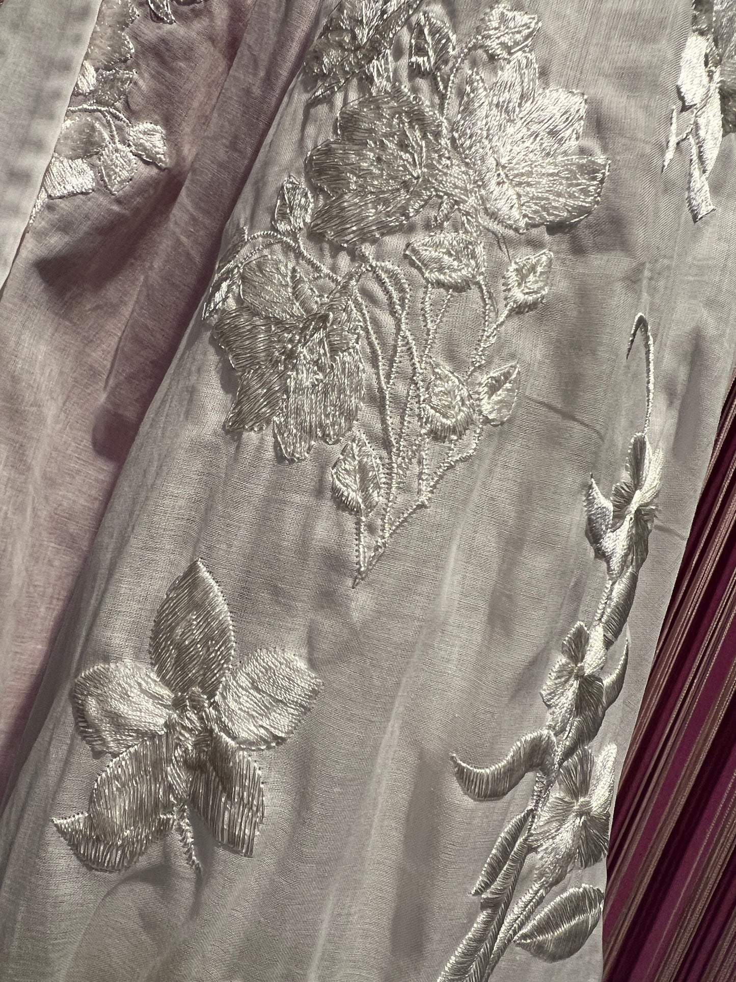 5 Progress camicia in cotone con fiori ricamati e fiocco collo