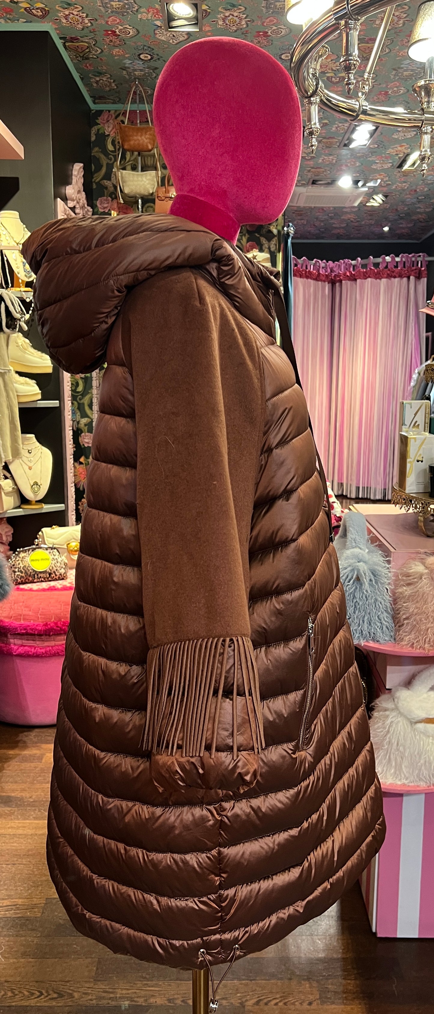 The room piumino con cappuccio cioccolato manica con frange