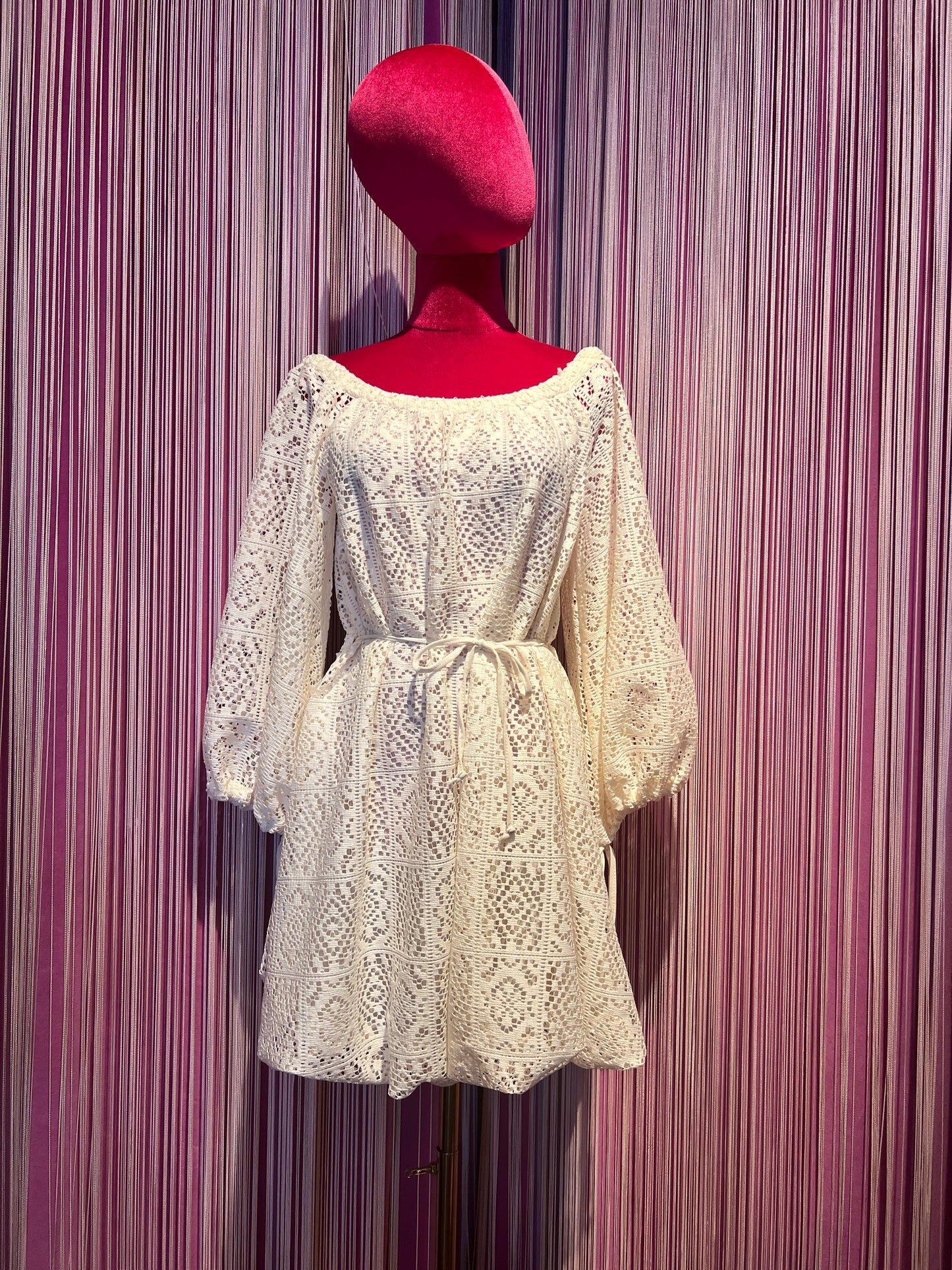 Mon amour Paris abito pizzo panna scollo Bardot con cinta in vita