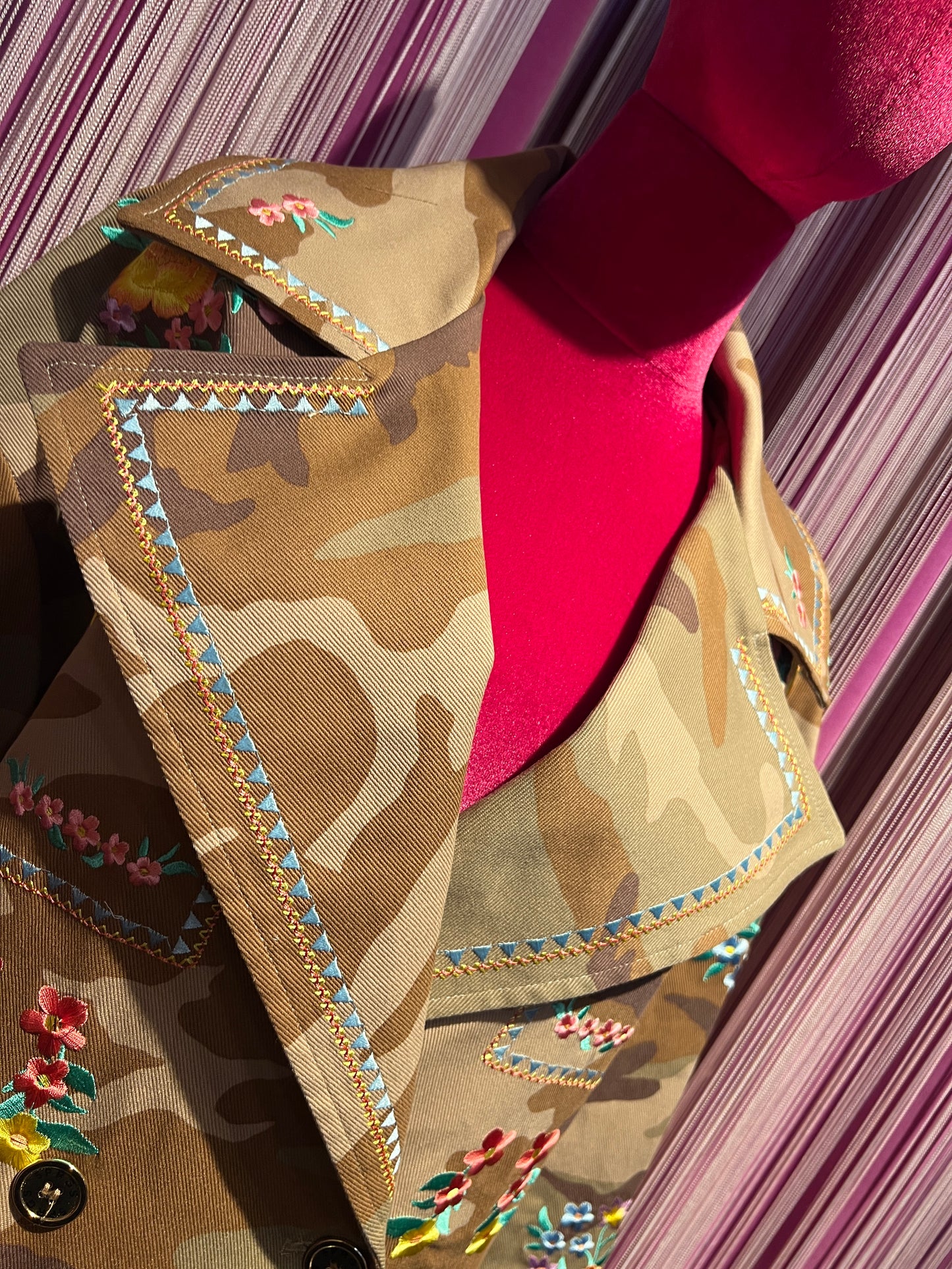 5 Progress trench camouflage con ricami floreali in cotone elasticizzato