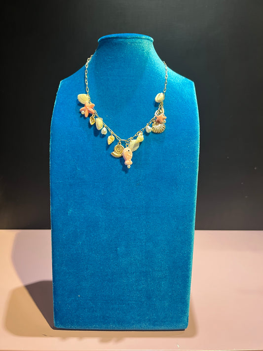 Collana girocollo con charms conchiglie stelle marine