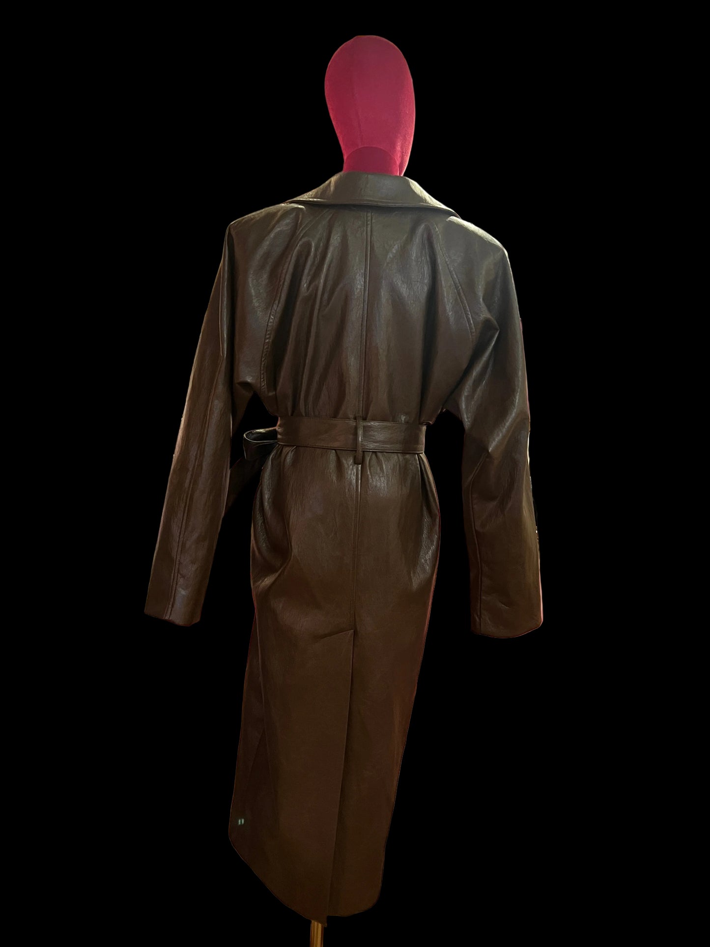 The room spolverino over in ecopelle marrone con cinta