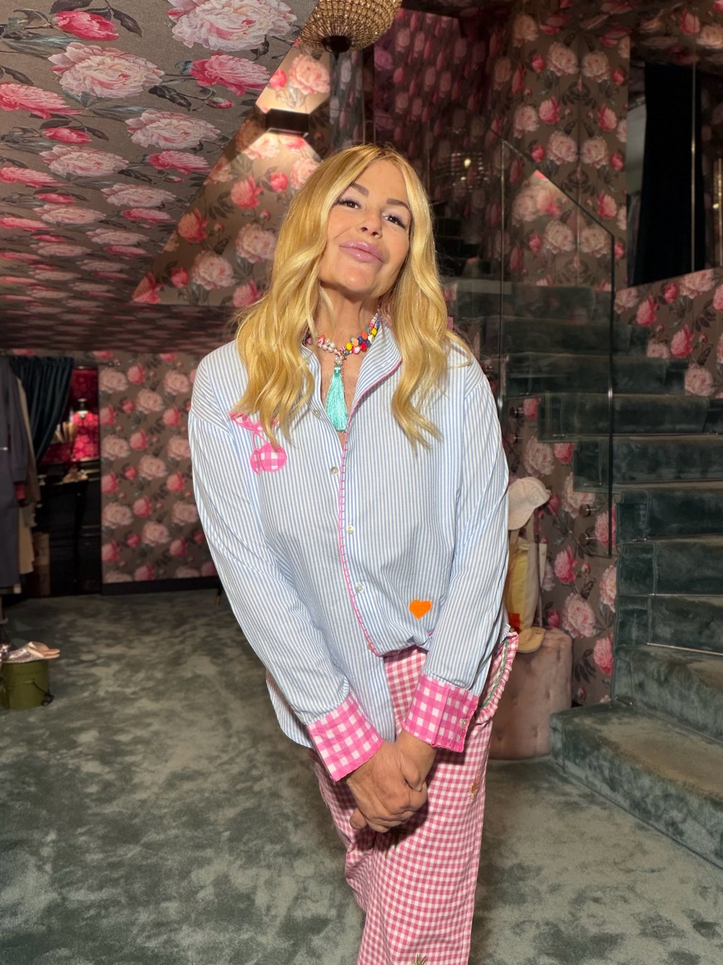Mon amour Paris camicia righe celesti colletto e polsi a quadretti rosa e bianco che n ciliegie