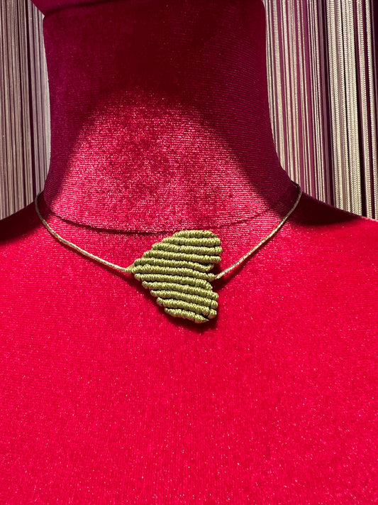 Collana cuore crochet regolabile verde militare