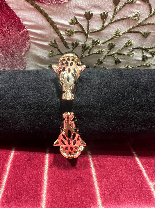 Bracciale nero con pantera