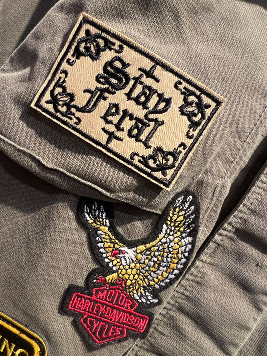 ABpink🩷la verdina giacca militare unisex con patch Yosemite Sam , Harley