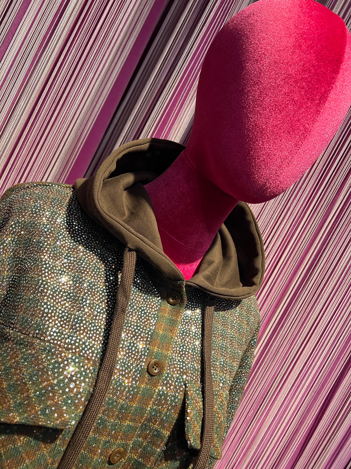 The room camicia giubbotto con cappuccio ,fantasia quadri e cristalli