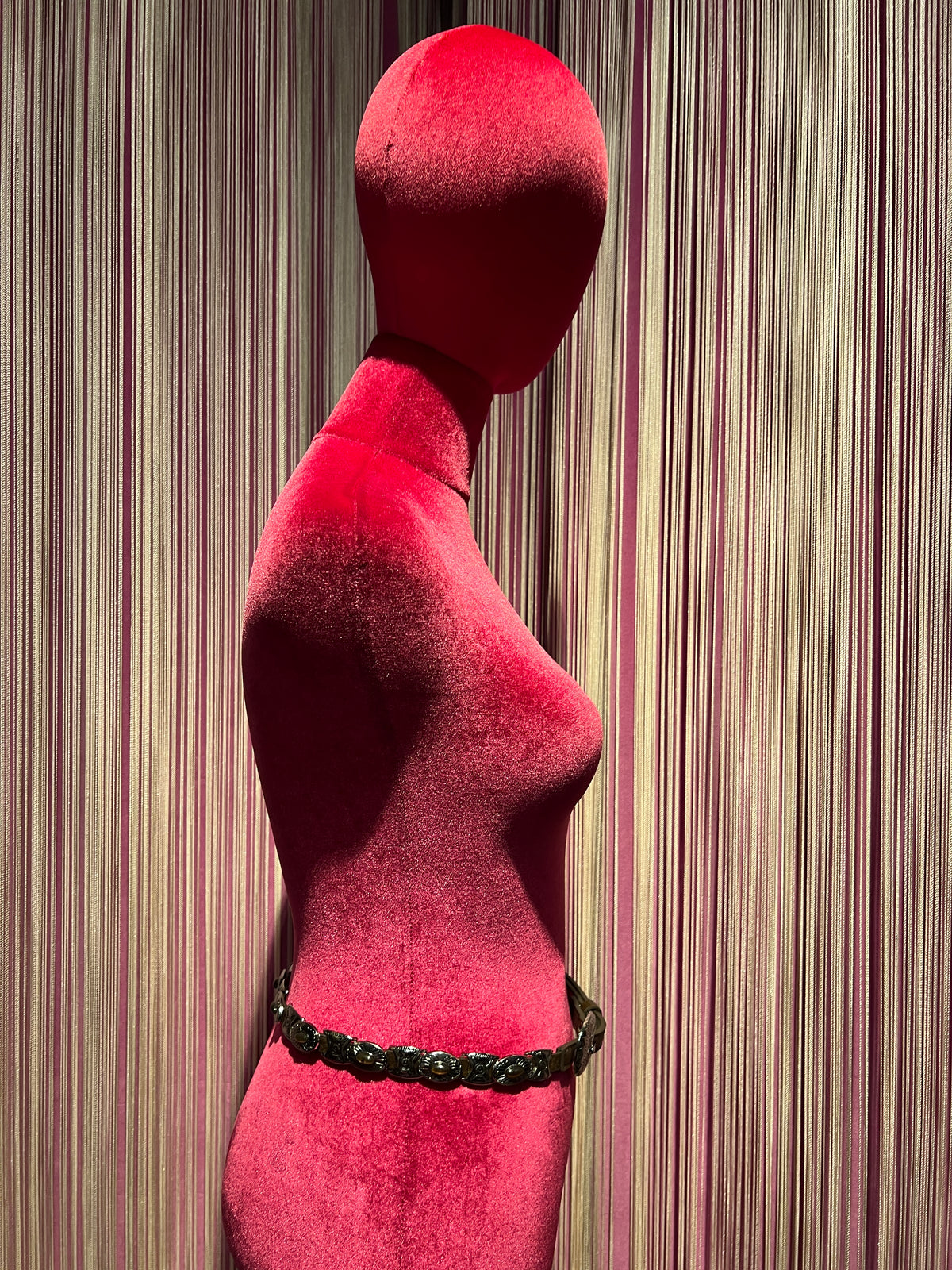 Love & roses cintura in ecopelle marrone con medaglioni argentati e pietre