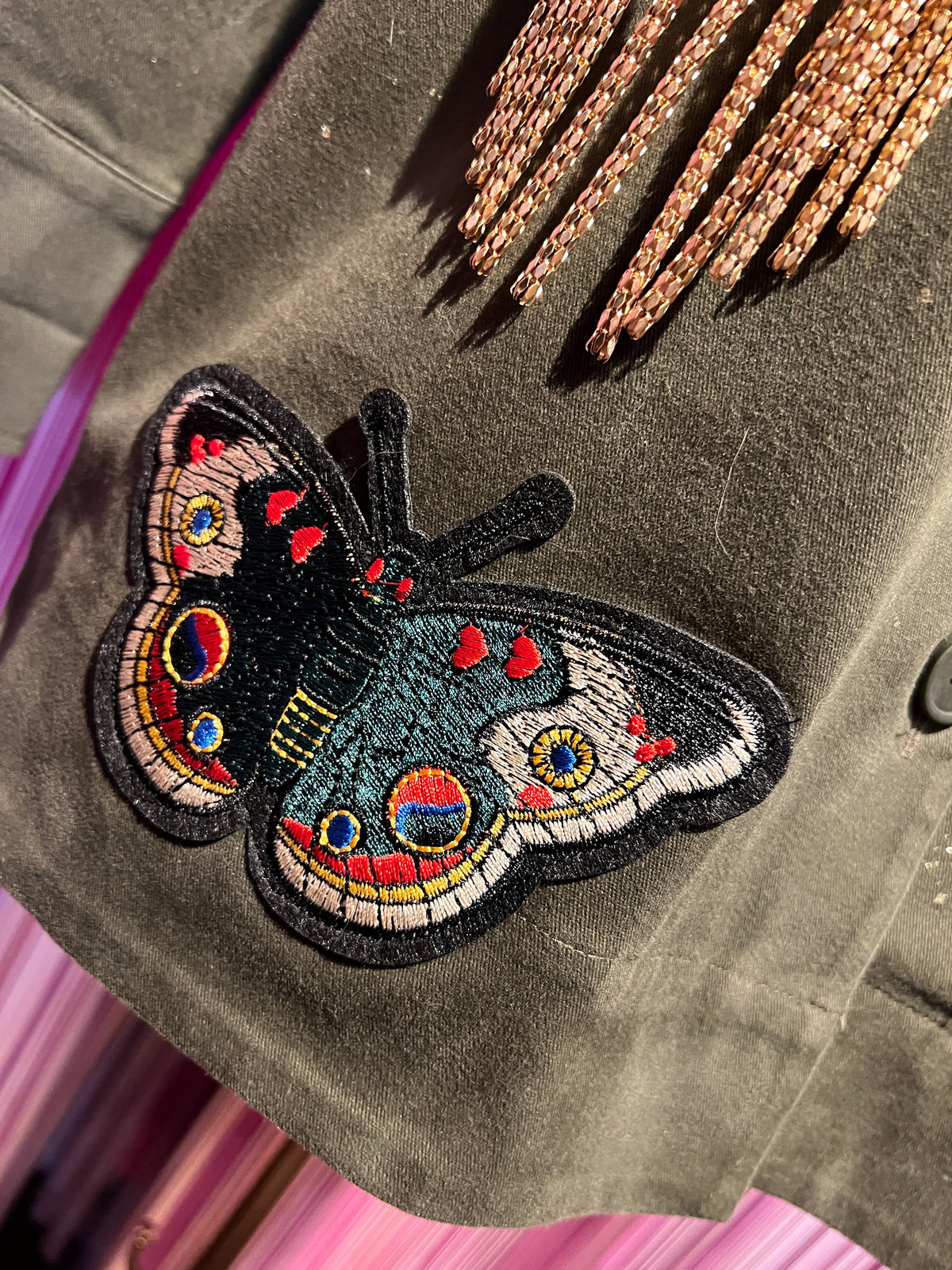 ABpink🩷 giacca Charlotte verde militare con patch stella paillettes gialla tigre fucsia sul retro vestibilita’ 40/44