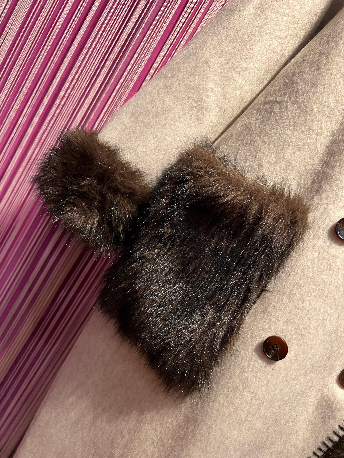 Front street cappotto doppiopetto panna con pelliccia collo (rimovibile ) polsi e tasche