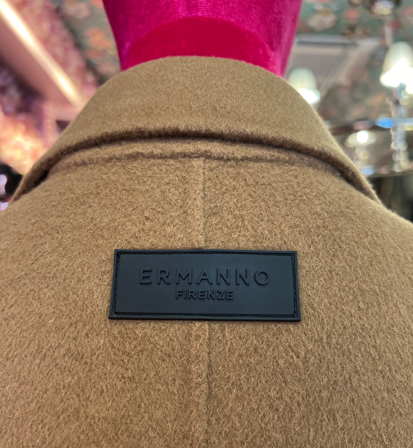 Ermanno Scervino cappotto doppiopetto cammello applicazione sulle spalle