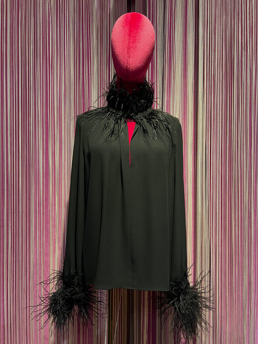 Dahlo blusa nera collo e polsini con piume