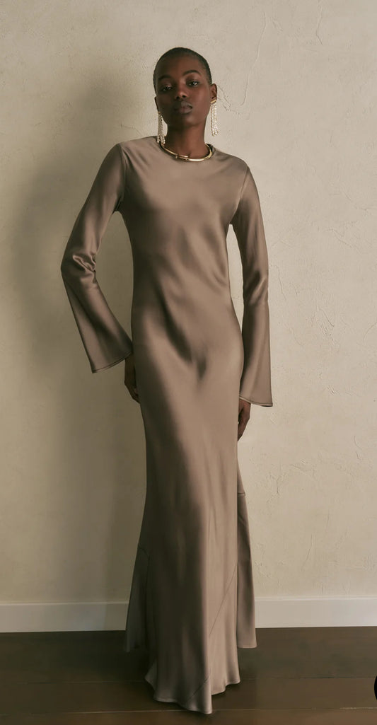 Semicouture abito lungo in satin  , manica lunga svasata