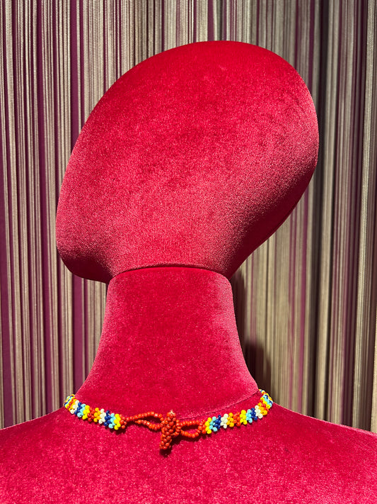 Collana lunga perline multicolor bianco giallo arancio blu con centrale perline