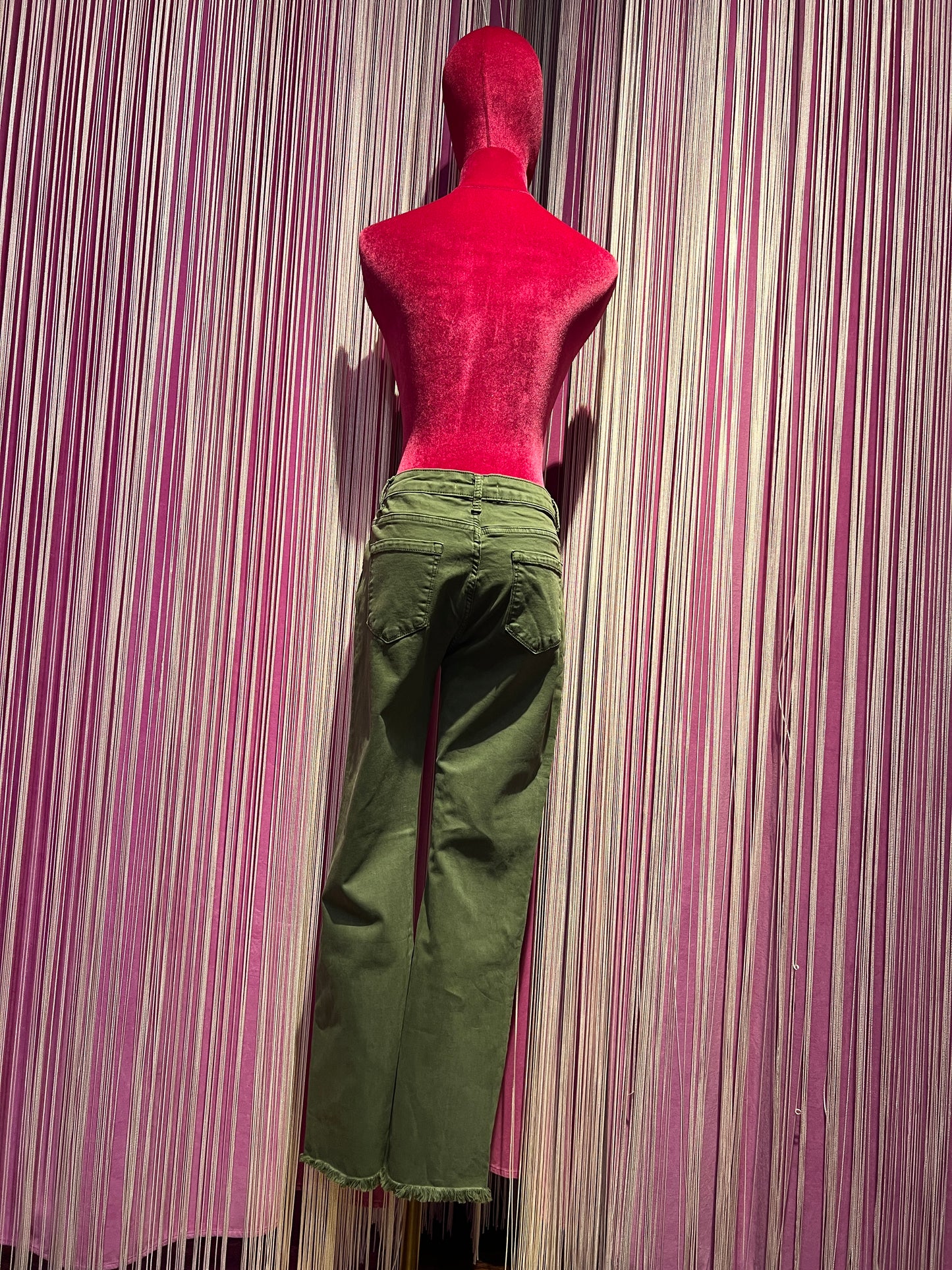 Mon amour Paris pantalone 5 tasche elasticizzato a zampetta, orlo sfrangiato verde militare