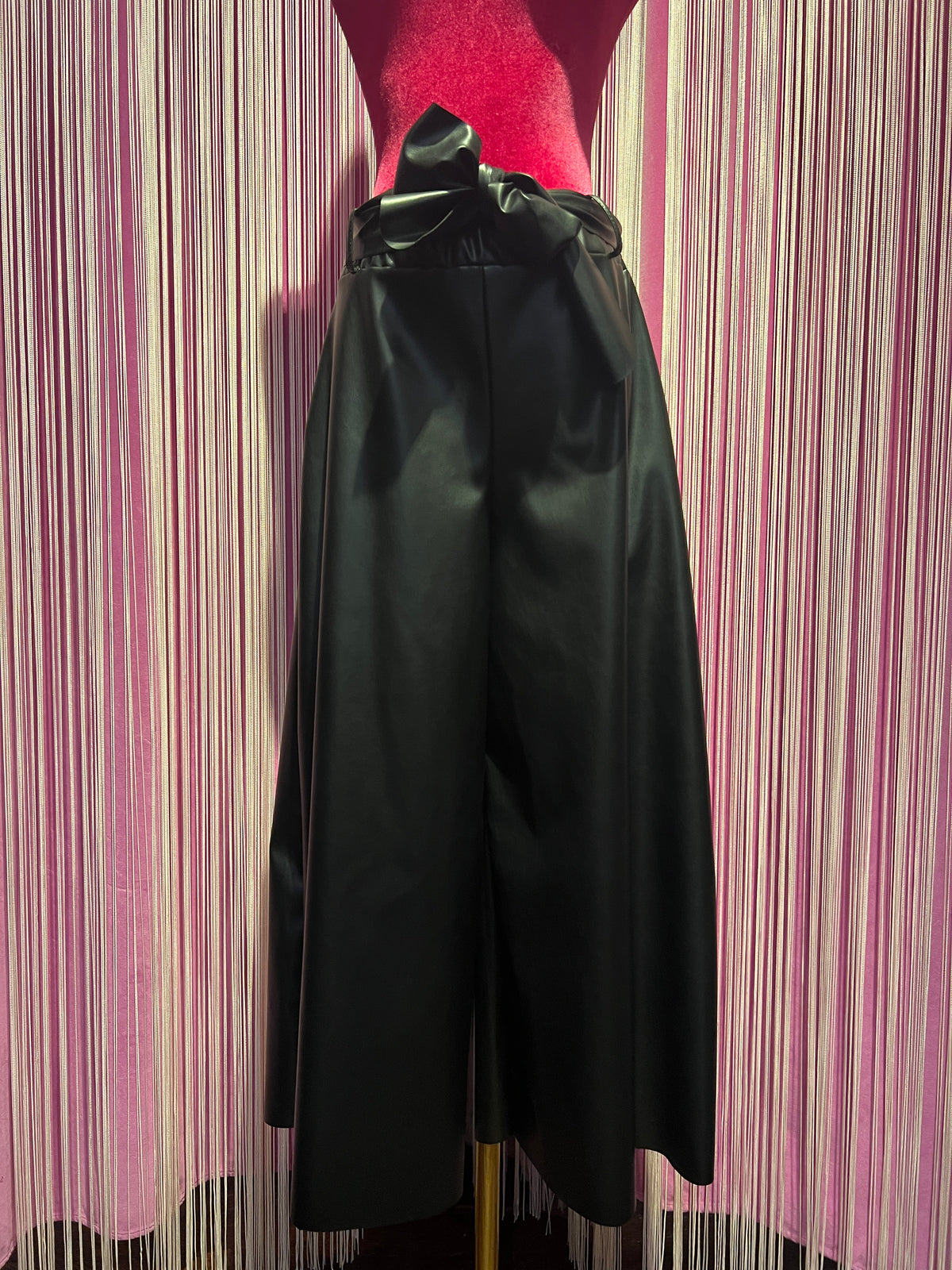 The room pantalone ecopelle a gamba larga modello gonna -pantalone con cinta ed elastico in vita