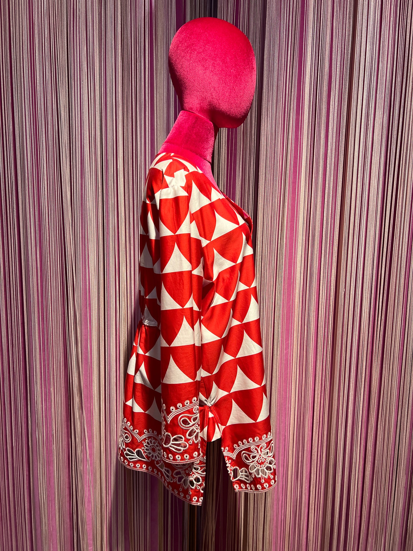 Maliparmi camicia optical rossa e bianca con bordo ricamato in sangallo bianco