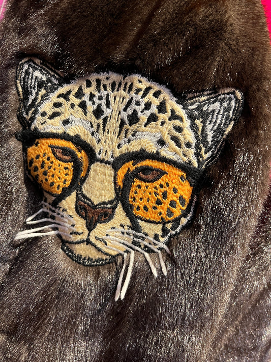 ABpink 🩷gilet eco visone con patch leopardo, patch cristalli e paillettes