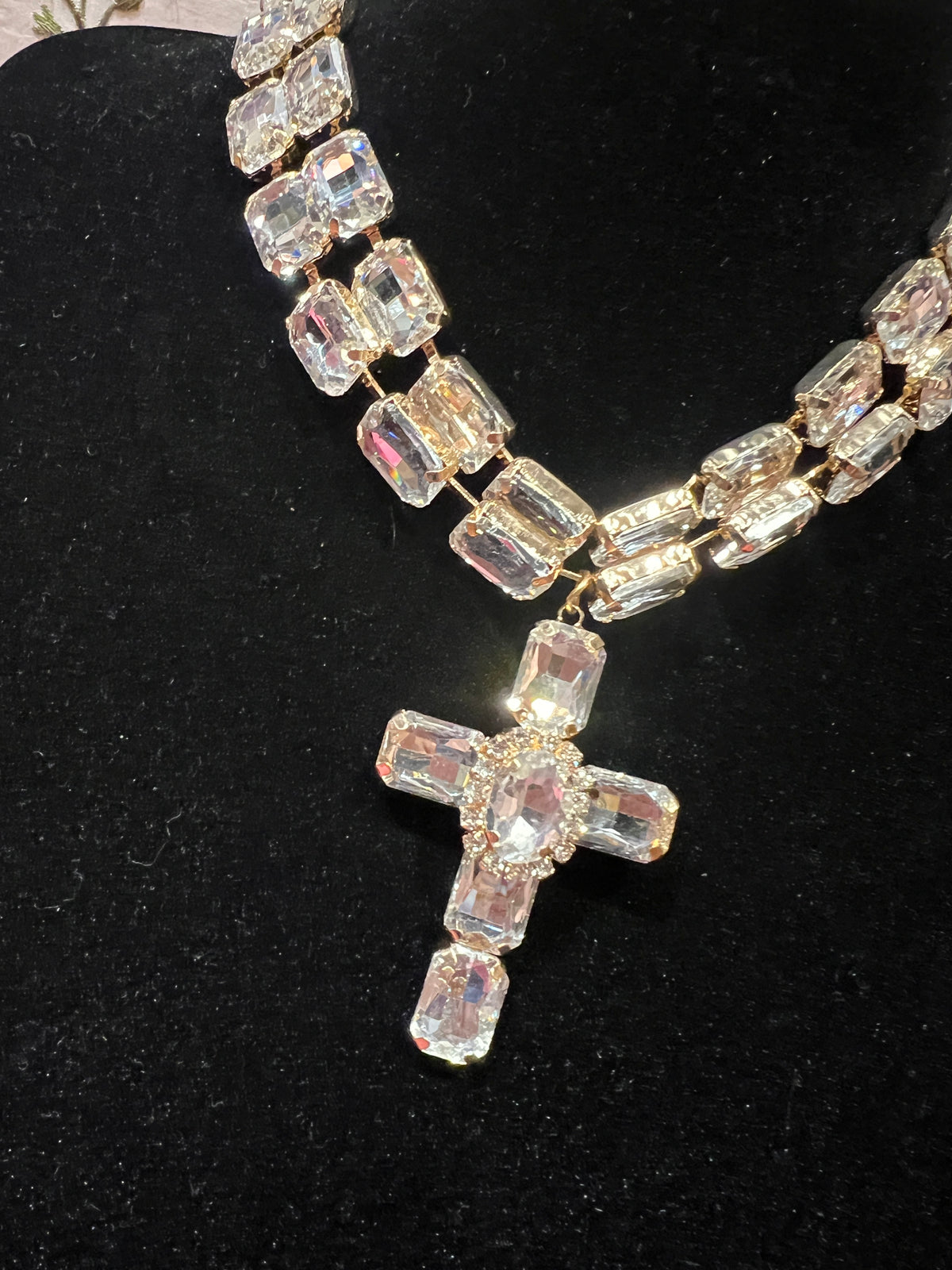 Collana girocollo a due fili di zirconi con croce