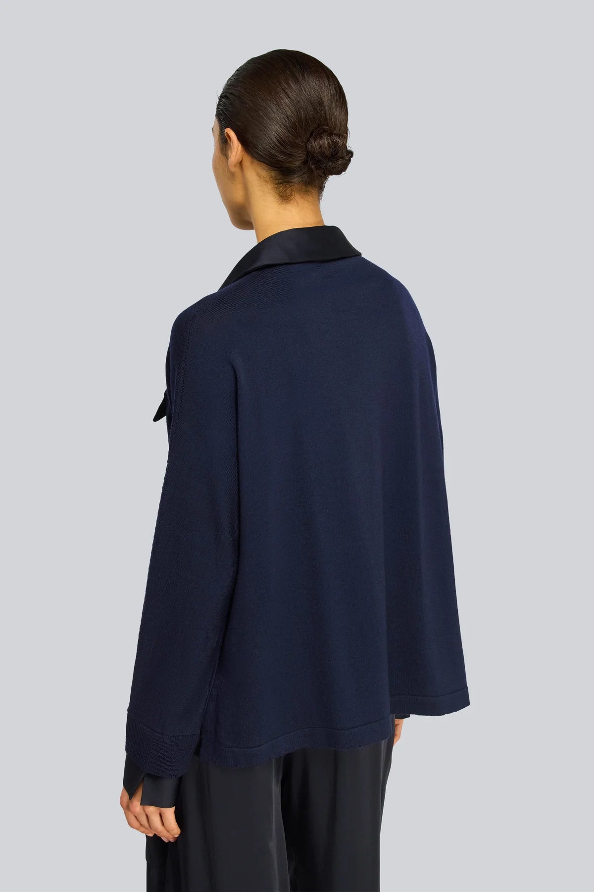 Semicouture maglia in lana blu con dettagli colletto polsini e tasca in enerversatin