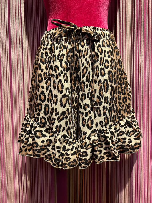 Front street short maculato con elastico in vita , rouche e patch Titti