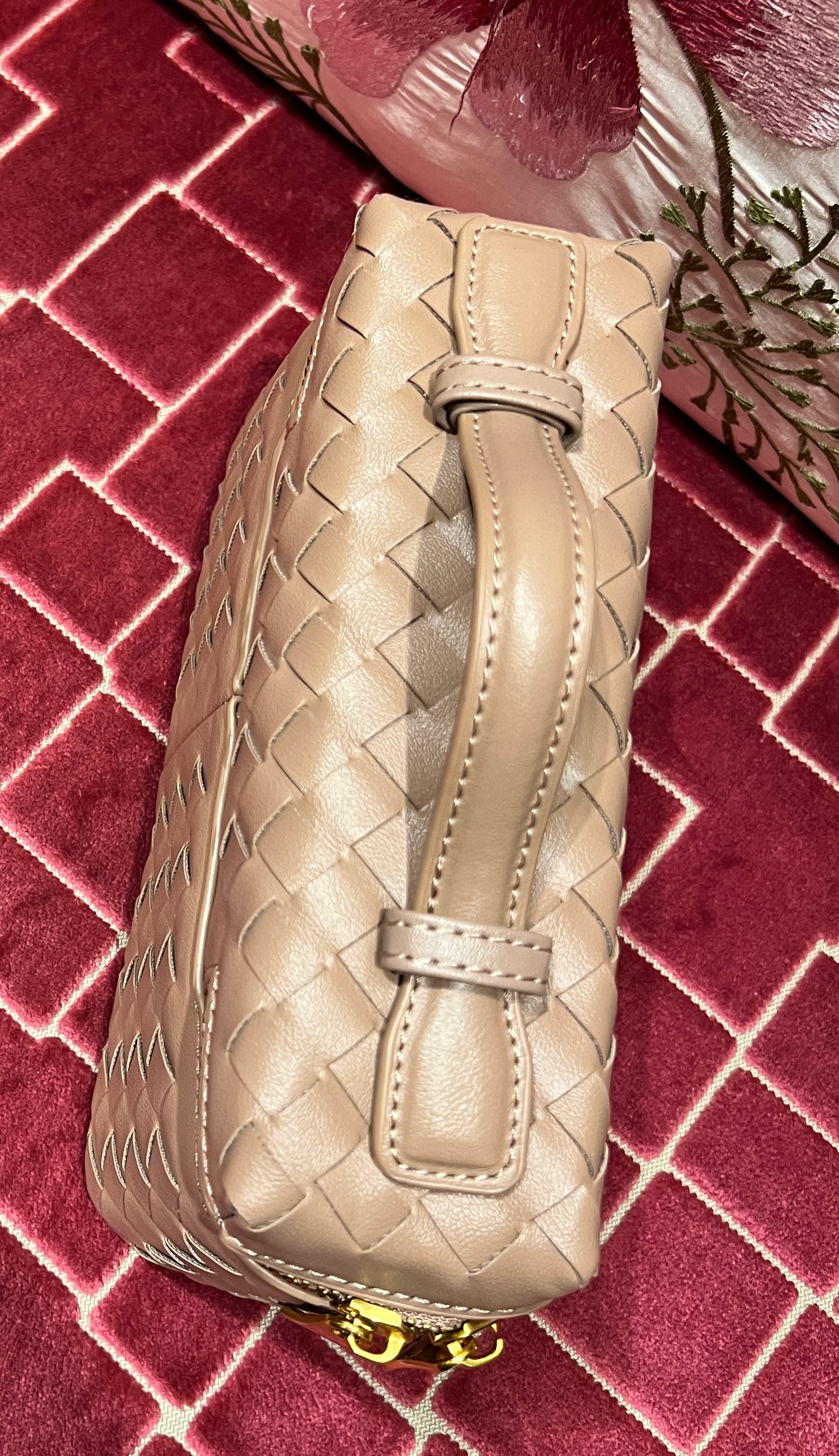 Borsa ecopelle beige  con lavorazione ad intreccio con tracollina