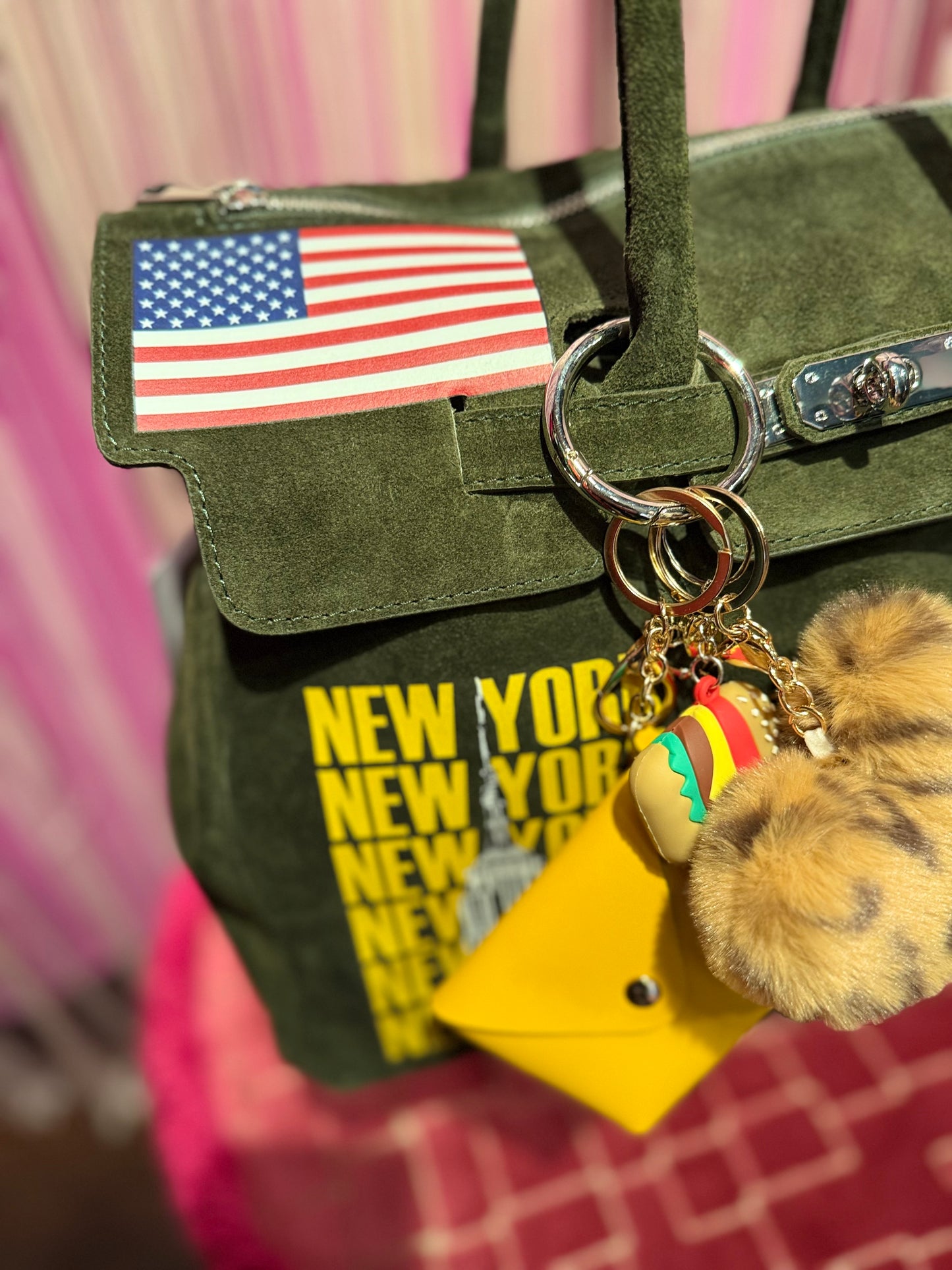 Mia Bag New York camoscio verde militare mis cm 38 larghezza e cm 27 altezza con tracolla