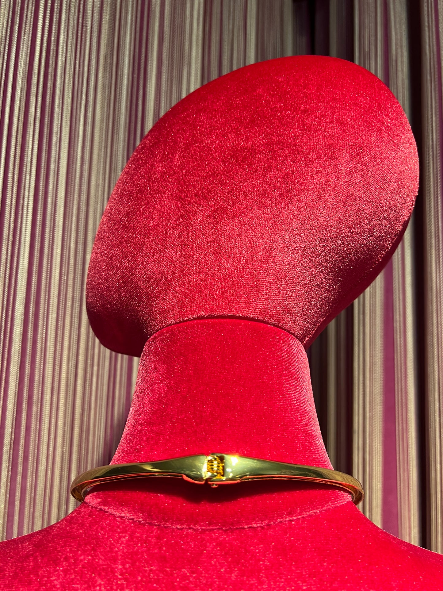 Collana girocollo oro con chiusura a molla