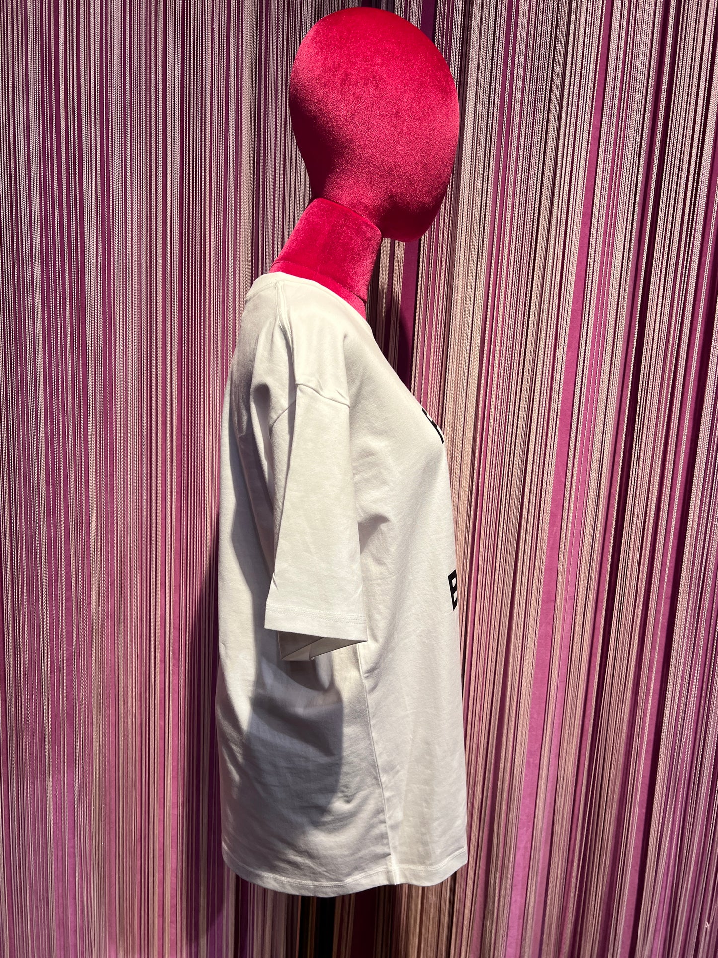Isabelle Blanche Paris t shirt di cotone over bianca con stampa “ Fashion is my boyfriend “nera