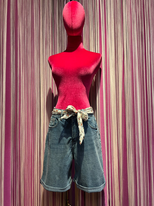 Love & roses bermuda jeans con fusciacca in vita