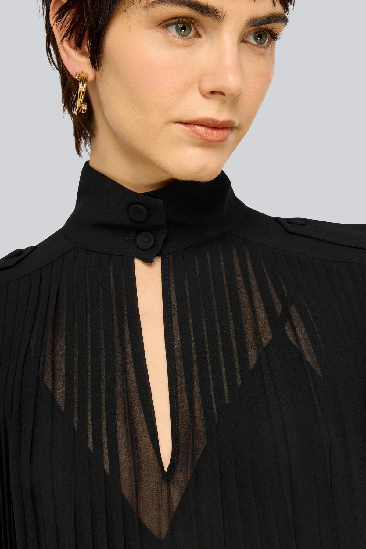 Semicouture abito in georgette plissettato con cintura altezza bacino
