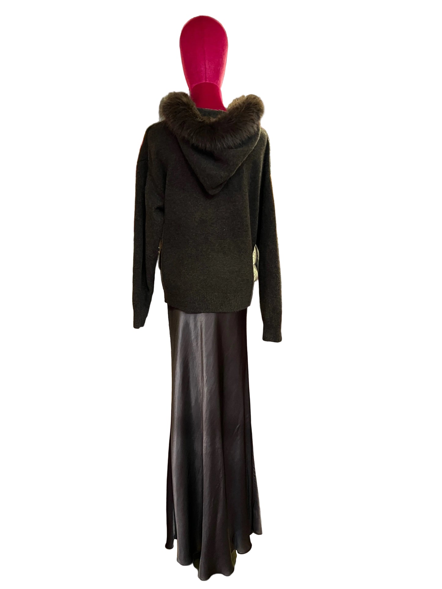 The room completo maglia con teddy , cappuccio con ecopelliccia rimovibile, gonna lunga marrone
