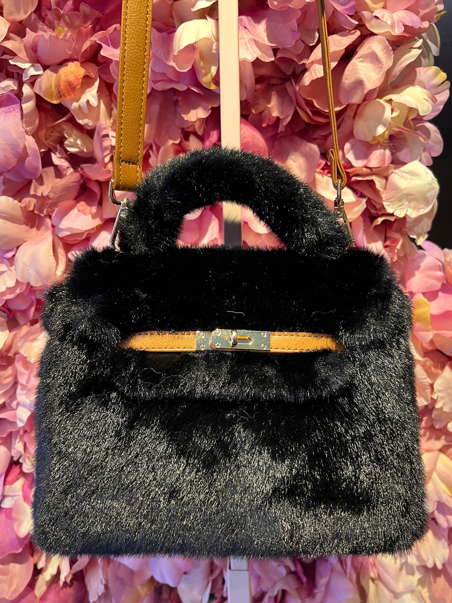 Show-up Milano , borsa eco pelliccia ed ecopelle con tracolla , colore nero